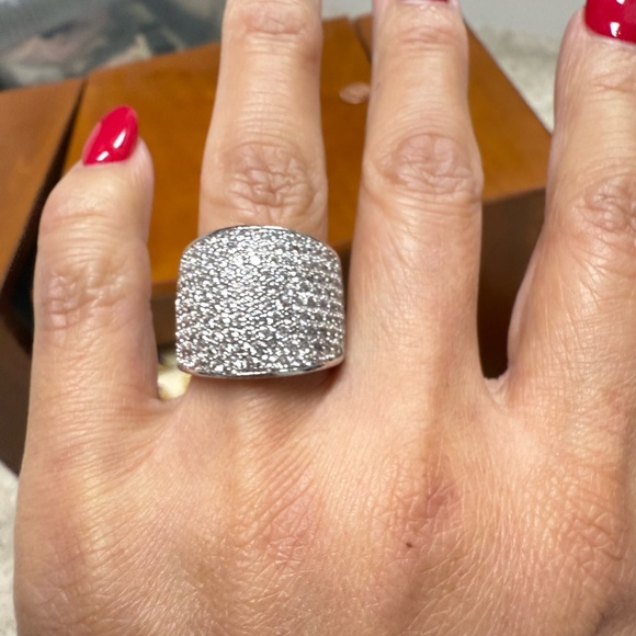 Jewelry - Elegant Silver cz Ring